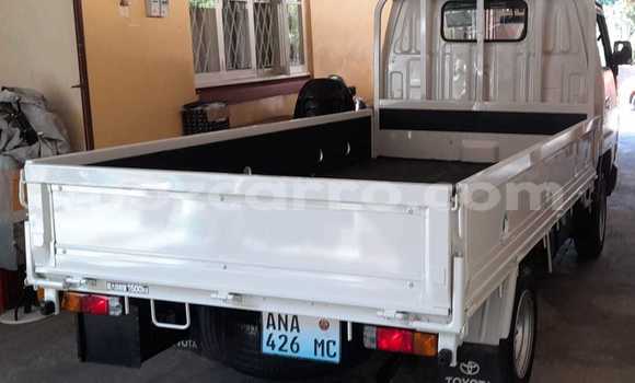 Nunua Ilio tumika Toyota Dyna Nyeupe Gari ndani ya Maputo nchini Maputo Nunua Ilio tumika Toyota Dyna Nyeupe Gari ndani ya Maputo nchini Maputo