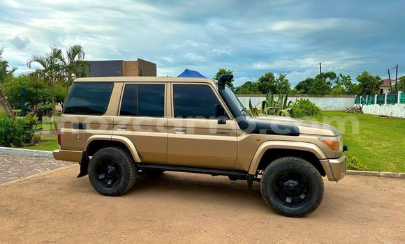Buy Used Toyota Land Cruiser Prado Silver Car in Maputo in Maputo Buy Used Toyota Land Cruiser Prado Silver Car in Maputo in Maputo