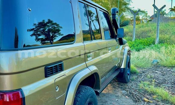 Buy Used Toyota Land Cruiser Prado Silver Car in Maputo in Maputo Buy Used Toyota Land Cruiser Prado Silver Car in Maputo in Maputo