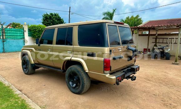 Buy Used Toyota Land Cruiser Prado Silver Car in Maputo in Maputo Buy Used Toyota Land Cruiser Prado Silver Car in Maputo in Maputo