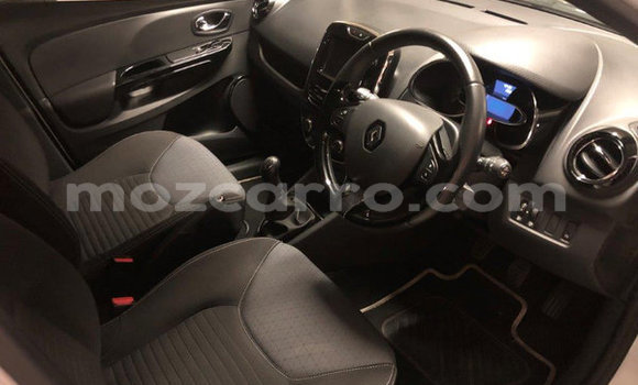 Comprar Usado Renault Clio Branco Carro em Lumbo em Nampula Comprar Usado Renault Clio Branco Carro em Lumbo em Nampula