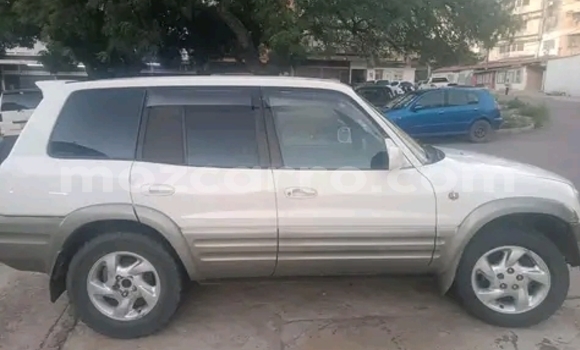 Nunua Ilio tumika Toyota RAV4 Nyingine Gari ndani ya Maputo nchini Maputo Nunua Ilio tumika Toyota RAV4 Nyingine Gari ndani ya Maputo nchini Maputo