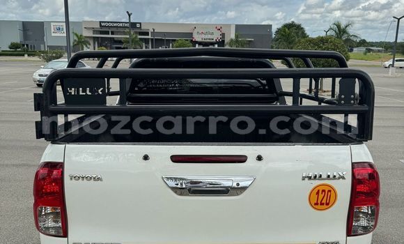 Comprar Novo Toyota Hilux Branco Carro em Maputo em Maputo Comprar Novo Toyota Hilux Branco Carro em Maputo em Maputo