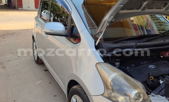 Comprar Usado Toyota Ractis Prata Carro em Maputo em Maputo