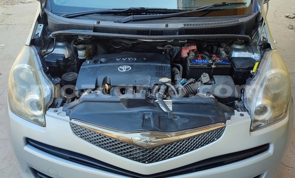 Comprar Usado Toyota Ractis Prata Carro em Maputo em Maputo Comprar Usado Toyota Ractis Prata Carro em Maputo em Maputo
