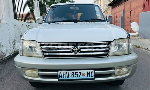 Comprar Usado Toyota Prado Branco Carro em Maputo em Maputo Comprar Usado Toyota Prado Branco Carro em Maputo em Maputo