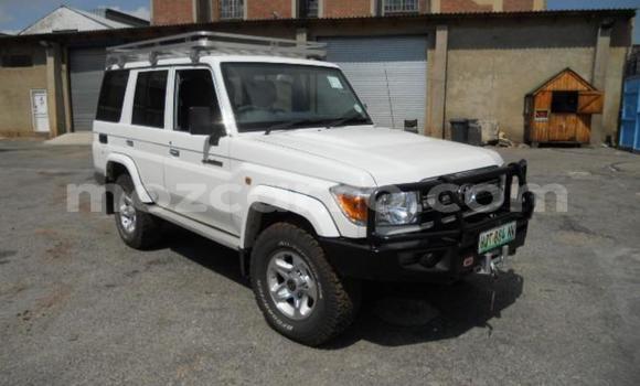Tenga Tsaru Toyota Land Cruiser Chena Mota in Maputo in Maputo Tenga Tsaru Toyota Land Cruiser Chena Mota in Maputo in Maputo