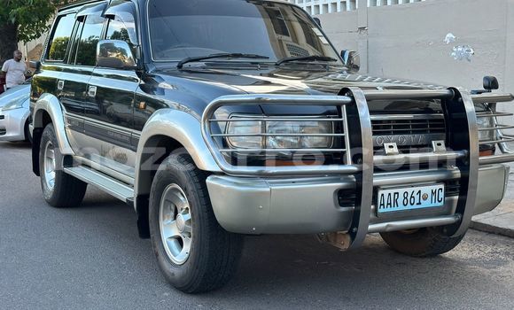 Nunua Ilio tumika Toyota Land Cruiser Prado Kijani Gari ndani ya Maputo nchini Maputo Nunua Ilio tumika Toyota Land Cruiser Prado Kijani Gari ndani ya Maputo nchini Maputo