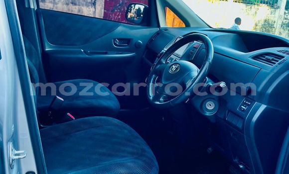 Nunua Ilio tumika Toyota Ractis Fedha Gari ndani ya Maputo nchini Maputo Nunua Ilio tumika Toyota Ractis Fedha Gari ndani ya Maputo nchini Maputo