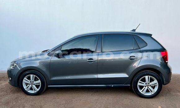 Nunua Ilio tumika Volkswagen Polo Fedha Gari ndani ya Maputo nchini Maputo Nunua Ilio tumika Volkswagen Polo Fedha Gari ndani ya Maputo nchini Maputo