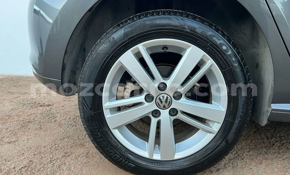 Nunua Ilio tumika Volkswagen Polo Fedha Gari ndani ya Maputo nchini Maputo Nunua Ilio tumika Volkswagen Polo Fedha Gari ndani ya Maputo nchini Maputo