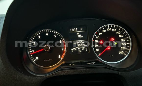 Nunua Ilio tumika Volkswagen Polo Fedha Gari ndani ya Maputo nchini Maputo Nunua Ilio tumika Volkswagen Polo Fedha Gari ndani ya Maputo nchini Maputo