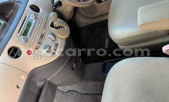 Buy Used Toyota Sienta Red Car in Maputo in Maputo Buy Used Toyota Sienta Red Car in Maputo in Maputo