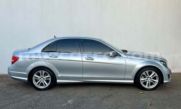 Tenga Tsaru Mercedes-Benz C-Classe Sirivha Mota in Maputo in Maputo Tenga Tsaru Mercedes-Benz C-Classe Sirivha Mota in Maputo in Maputo