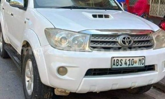 Buy Used Toyota Fortuner White Car in Nice view in Maputo Buy Used Toyota Fortuner White Car in Nice view in Maputo