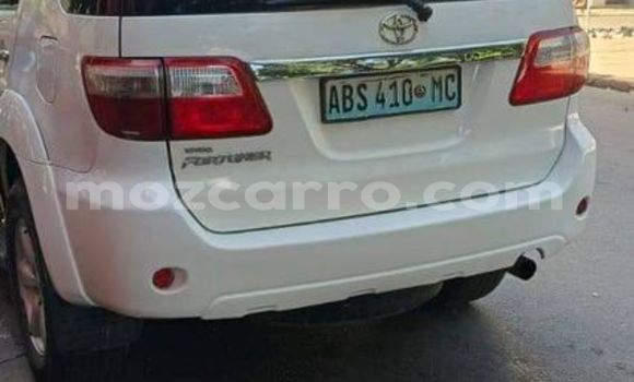 Buy Used Toyota Fortuner White Car in Nice view in Maputo Buy Used Toyota Fortuner White Car in Nice view in Maputo