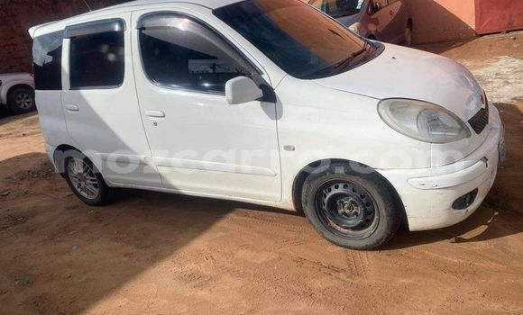 Buy Used Toyota FunCargo White Car in Nice view in Maputo Buy Used Toyota FunCargo White Car in Nice view in Maputo