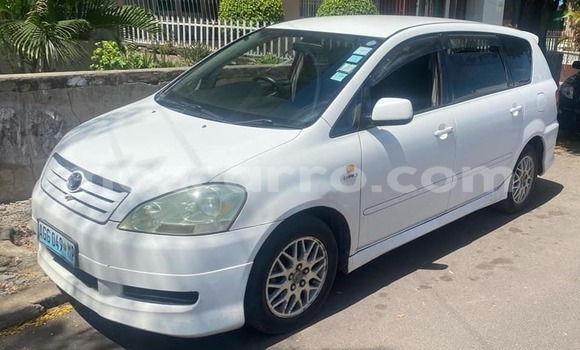 Buy Used Toyota Ipsum White Car in Beira in Sofala Buy Used Toyota Ipsum White Car in Beira in Sofala