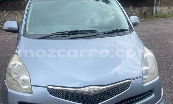 Comprar Usado Toyota Ractis Azul Carro em Beira em Sofala
