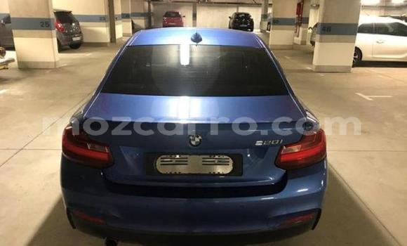 Comprar Usado BMW 2er Azul Carro em Lumbo em Nampula Comprar Usado BMW 2er Azul Carro em Lumbo em Nampula