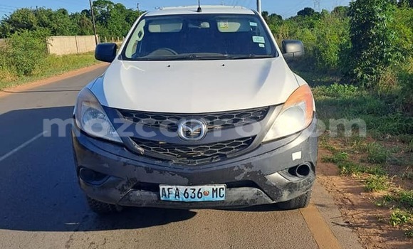 Comprar Usado Mazda BT-50 Branco Carro em Bela Vista em Maputo