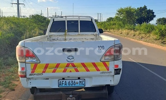 Buy Used Mazda BT-50 White Car in Nice view in Maputo Buy Used Mazda BT-50 White Car in Nice view in Maputo