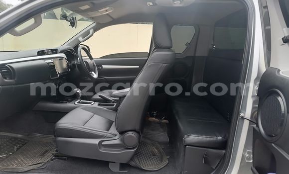Nunua Ilio tumika Toyota Hiluxe Revo Brown Gari ndani ya Maputo nchini Maputo Nunua Ilio tumika Toyota Hiluxe Revo Brown Gari ndani ya Maputo nchini Maputo