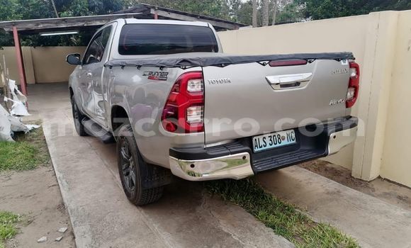 Nunua Ilio tumika Toyota Hiluxe Revo Brown Gari ndani ya Maputo nchini Maputo Nunua Ilio tumika Toyota Hiluxe Revo Brown Gari ndani ya Maputo nchini Maputo