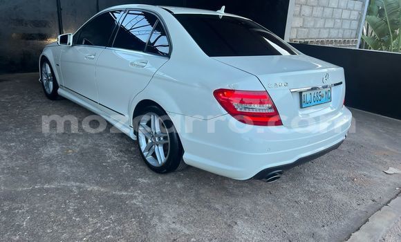 Comprar Usado Mercedes-Benz C-Classe Branco Carro em Maputo em Maputo Comprar Usado Mercedes-Benz C-Classe Branco Carro em Maputo em Maputo