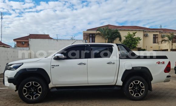 Buy Used Toyota Hiluxe Revo White Car in Maputo in Maputo Buy Used Toyota Hiluxe Revo White Car in Maputo in Maputo