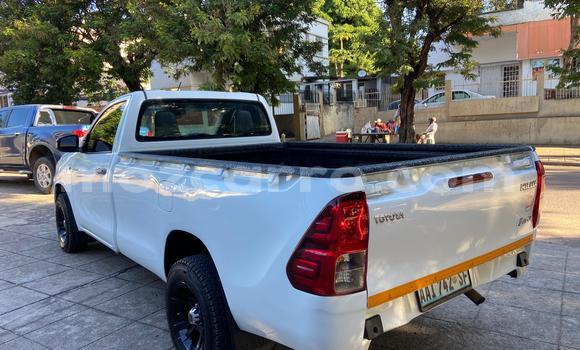 Nunua Ilio tumika Toyota Hiluxe Revo Nyeupe Gari ndani ya Maputo nchini Maputo Nunua Ilio tumika Toyota Hiluxe Revo Nyeupe Gari ndani ya Maputo nchini Maputo