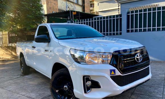 Nunua Ilio tumika Toyota Hiluxe Revo Nyeupe Gari ndani ya Maputo nchini Maputo Nunua Ilio tumika Toyota Hiluxe Revo Nyeupe Gari ndani ya Maputo nchini Maputo