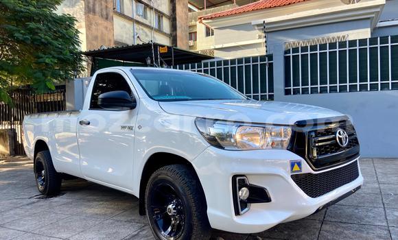 Nunua Ilio tumika Toyota Hiluxe Revo Nyeupe Gari ndani ya Maputo nchini Maputo Nunua Ilio tumika Toyota Hiluxe Revo Nyeupe Gari ndani ya Maputo nchini Maputo