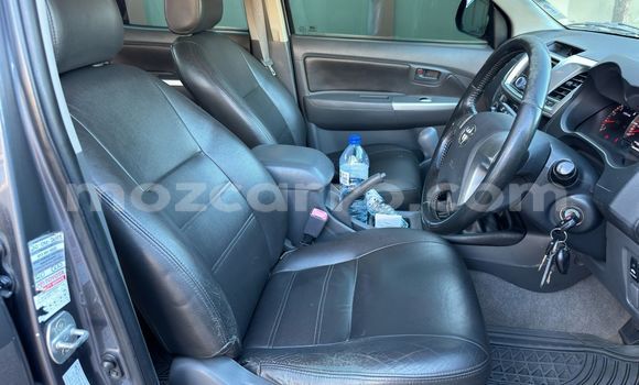 Comprar Usado Toyota Hilux Prata Carro em Maputo em Maputo Comprar Usado Toyota Hilux Prata Carro em Maputo em Maputo