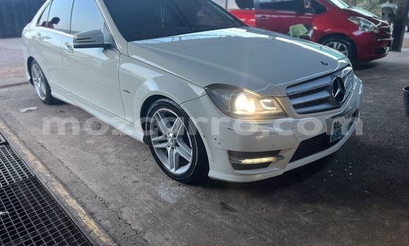 Comprar Novo Mercedes‒Benz C-Class Branco Carro em Maputo em Maputo Comprar Novo Mercedes‒Benz C-Class Branco Carro em Maputo em Maputo