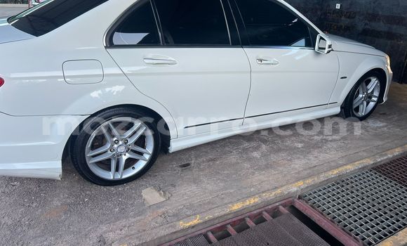 Comprar Novo Mercedes‒Benz C-Class Branco Carro em Maputo em Maputo Comprar Novo Mercedes‒Benz C-Class Branco Carro em Maputo em Maputo