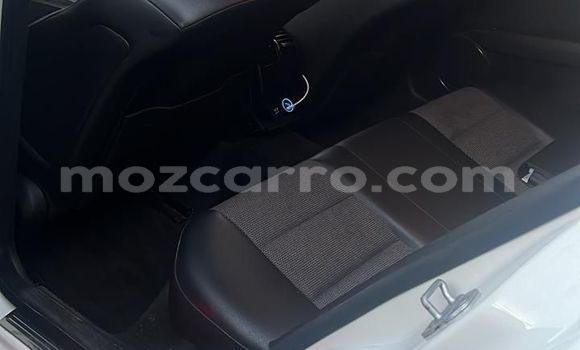 Comprar Novo Mercedes‒Benz C-Class Branco Carro em Maputo em Maputo Comprar Novo Mercedes‒Benz C-Class Branco Carro em Maputo em Maputo