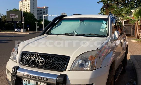 Buy Used Toyota Land Cruiser White Car in Maputo in Maputo