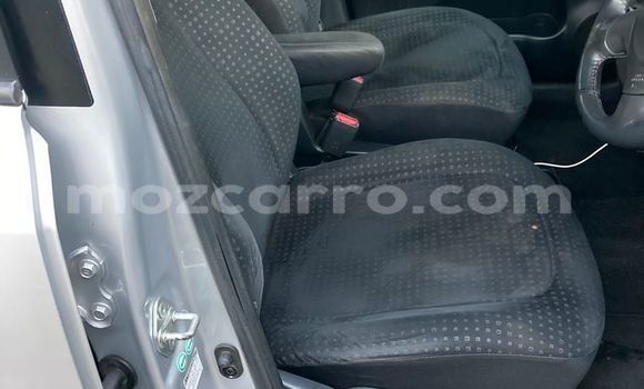 Comprar Usado Toyota Ractis Prata Carro em Maputo em Maputo Comprar Usado Toyota Ractis Prata Carro em Maputo em Maputo
