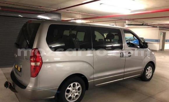 Comprar Usado Hyundai H1 Prata Carro em Lumbo em Nampula Comprar Usado Hyundai H1 Prata Carro em Lumbo em Nampula