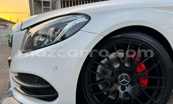 Comprar Usado Mercedes-Benz C-Classe Branco Carro em Maputo em Maputo Comprar Usado Mercedes-Benz C-Classe Branco Carro em Maputo em Maputo
