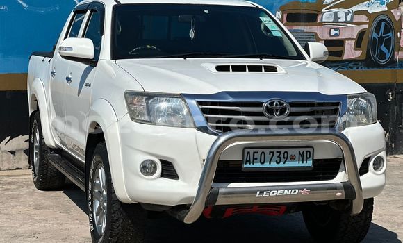Tenga Tsaru Toyota Hilux Chena Mota in Maputo in Maputo