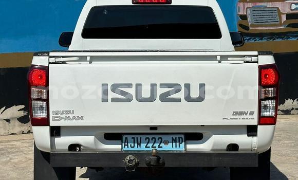 Tenga Tsaru Isuzu D-MAX Chena Mota in Maputo in Maputo Tenga Tsaru Isuzu D-MAX Chena Mota in Maputo in Maputo