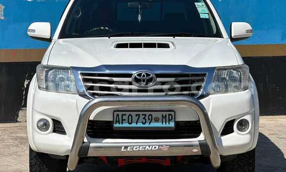 Buy Used Toyota Hilux White Car in Maputo in Maputo