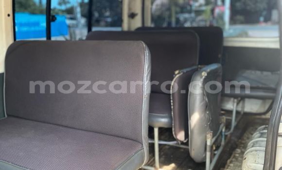 Comprar Usado Toyota Hiace Branco Carro em Maputo em Maputo Comprar Usado Toyota Hiace Branco Carro em Maputo em Maputo