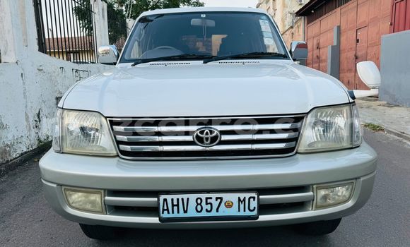 Tenga Tsaru Toyota Land Cruiser Prado Chena Mota in Maputo in Maputo