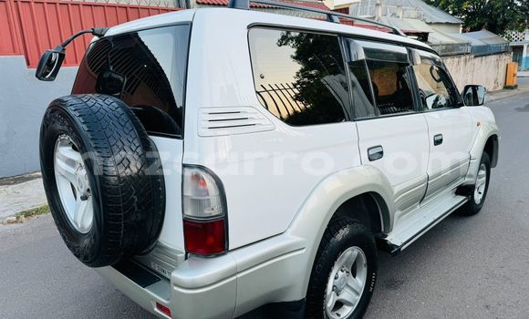 Buy Used Toyota Land Cruiser Prado White Car in Maputo in Maputo Buy Used Toyota Land Cruiser Prado White Car in Maputo in Maputo