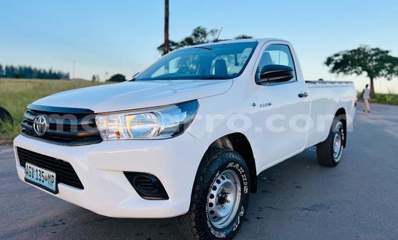 Nunua Ilio tumika Toyota Hilux Nyeupe Gari ndani ya Maputo nchini Maputo Nunua Ilio tumika Toyota Hilux Nyeupe Gari ndani ya Maputo nchini Maputo
