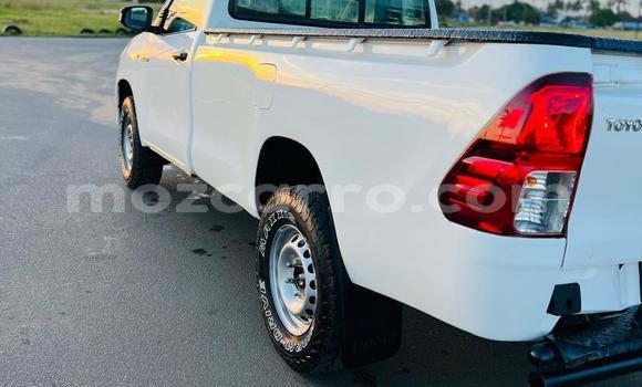 Nunua Ilio tumika Toyota Hilux Nyeupe Gari ndani ya Maputo nchini Maputo Nunua Ilio tumika Toyota Hilux Nyeupe Gari ndani ya Maputo nchini Maputo