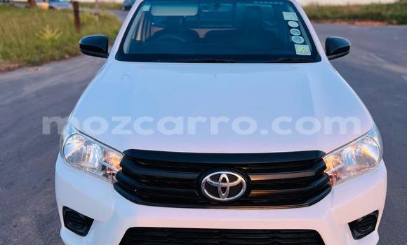 Nunua Ilio tumika Toyota Hilux Nyeupe Gari ndani ya Maputo nchini Maputo Nunua Ilio tumika Toyota Hilux Nyeupe Gari ndani ya Maputo nchini Maputo